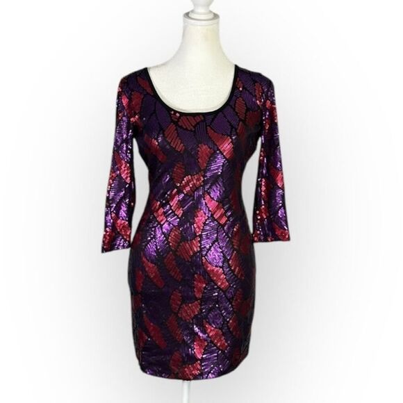 Marciano Bodycon Dress Women's XS Purple Red Sequin Mini Open Back 3/4 Sleeves - Picture 3 of 13